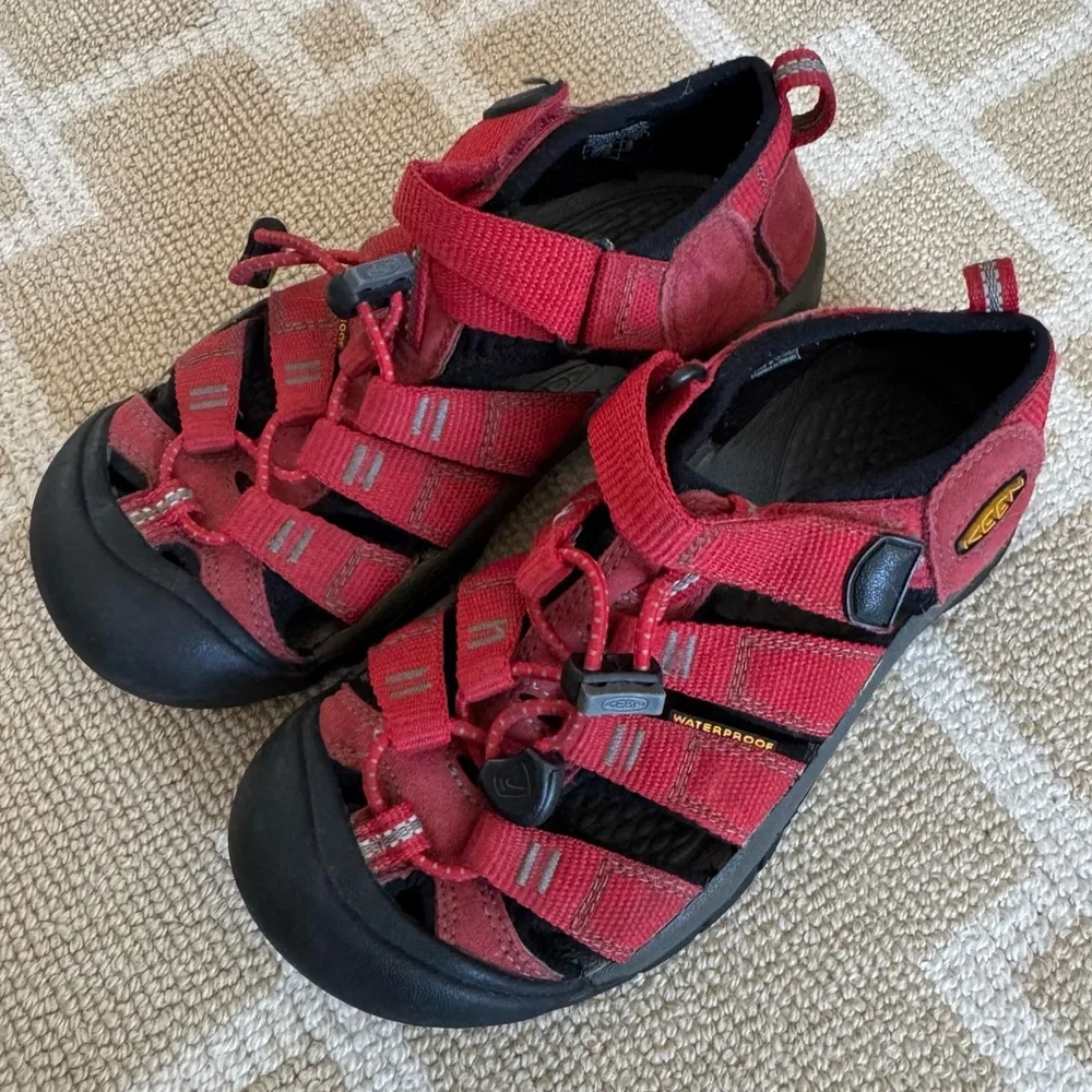 KEEN Kids Waterproof Sport Sandals Red Black Trail Hiking Shoes Beach Summer 1